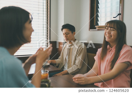 coffee shop, cafe, cafeteria 124605620