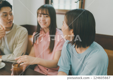 coffee shop, cafe, cafeteria 124605667