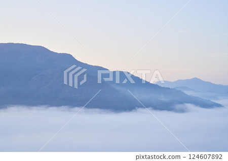 從天空之城竹田城看到的雲海 124607892