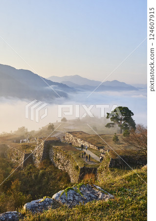 The sea of clouds seen from Takeda Castle, the castle in the sky 124607915