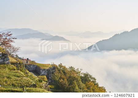 The sea of clouds seen from Takeda Castle, the castle in the sky 124607921