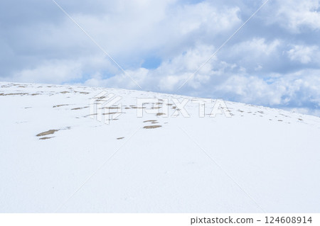 Snow scene of Tottori Sand Dunes in winter Tottori Prefecture Tottori Sand Dunes 124608914