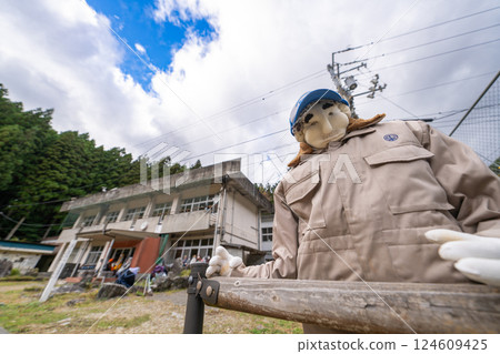 [Nagoro District] Scarecrow Village, Former Nagoro Elementary School 124609425