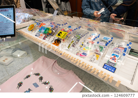 試試在韓國首爾明洞街的 Nike Seoul 訂製自己的補丁 124609777