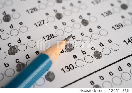 Answer sheets with pencil drawing fill to select choice, education concept. 124611286
