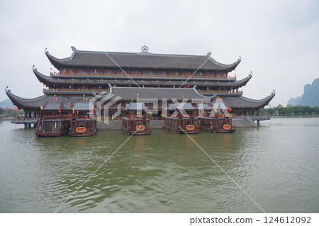 Chùa Tam Chúc (tỉnh Hà Nam) temple in Ha Nam province, Vietnam 124612092