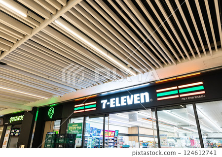 韓國首爾金浦國際機場國內航廈內的 7-Eleven 便利商店 124612741