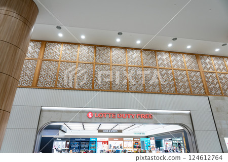 Shopping at the duty-free shop in the international terminal at Gimpo International Airport, Seoul, Korea 124612764