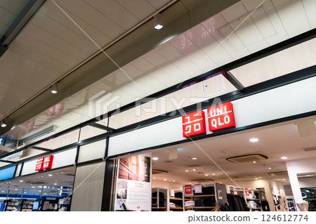 東京都港區高輪 ecute 品川 品川車站優衣庫購物 東京都港區高輪 ecute 品川 品川車站優衣庫購物 124612774