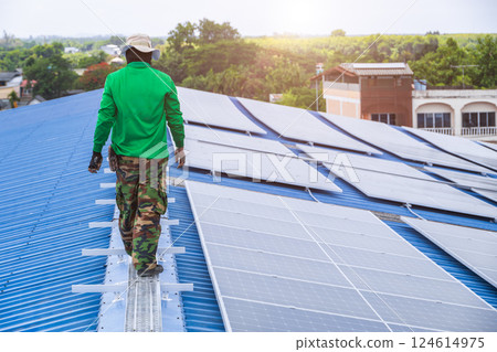 Professional Engineer Service Solar Panel. Worker Maintenance Cleaning Replacing Solar Panel. 124614975