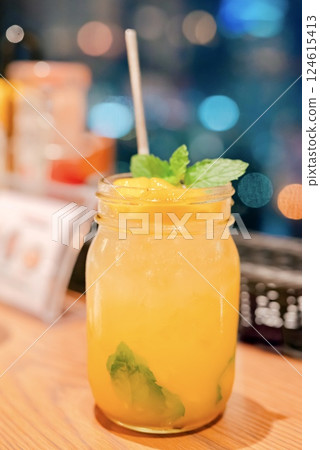 夏夜裡的芒果橙子冰沙 夏夜裡的芒果橙子冰沙 124615413