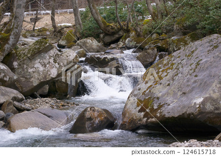 Melting snow causes flooding in the upper reaches of the Chikusa River in Hyogo Prefecture Melting snow causes flooding in the upper reaches of the Chikusa River in Hyogo Prefecture 124615718