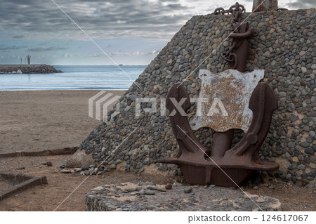 Monument with old anchor, Gran Canaria, Spain 124617067