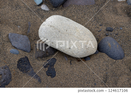 Abstract view on sand and pebbles, Gran Canaria, Spain 124617106