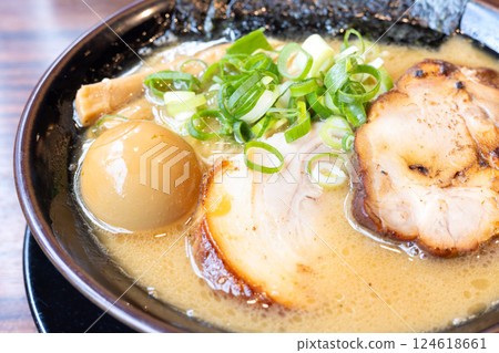 Delicious ramen with rich soup 124618661