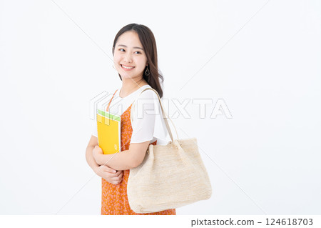 女大學生 女大學生 124618703