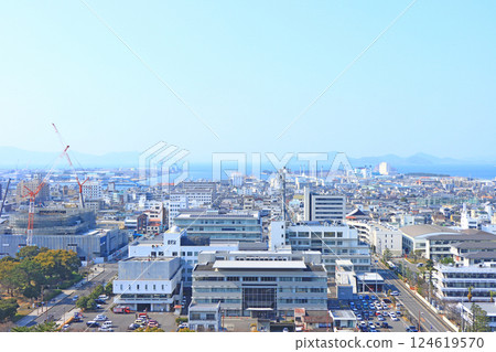 從香川縣丸龜市丸龜城眺望丸龜市 從香川縣丸龜市丸龜城眺望丸龜市 124619570