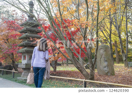 享受上信寺秋葉的女人 享受上信寺秋葉的女人 124620390