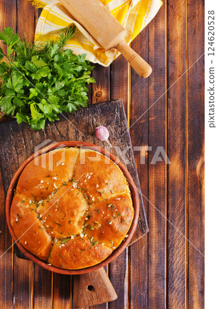 homemade bread with fresh garlic homemade bread with fresh garlic 124620528