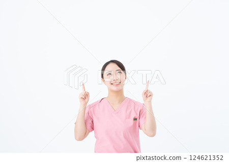 nurse young woman nurse young woman 124621352