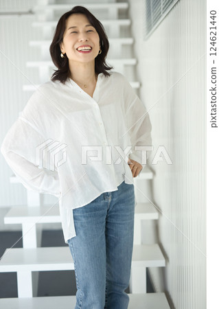 Middle-aged female beauty 124621440