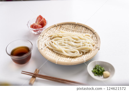 Refreshingly chilled udon noodles in summer Refreshingly chilled udon noodles in summer 124621572