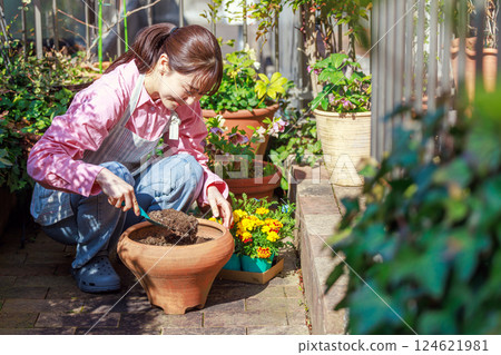 女人種花園藝 124621981