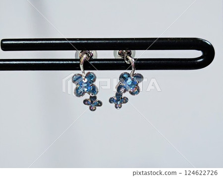 時尚銀藍色托帕石耳環 124622726