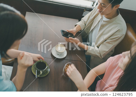 cafeteria, cafe, caffe 124623795