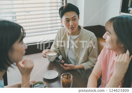 coffee shop, cafe, cafeteria 124623809