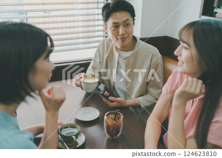 coffee shop, cafe, cafeteria 124623810