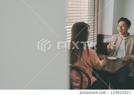 cafeteria, cafe, caffe 124623821