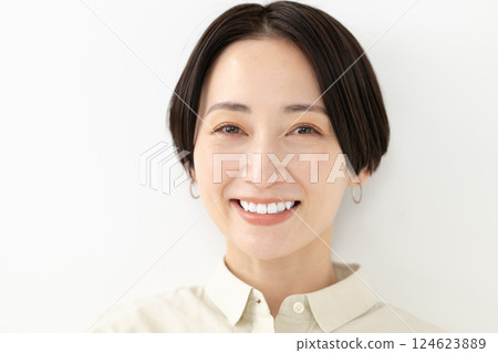 woman with beautiful teeth woman with beautiful teeth 124623889