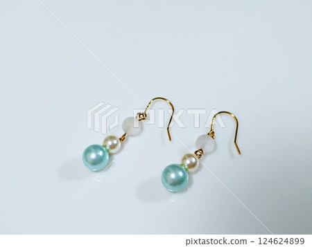 時尚金珍珠耳環 124624899