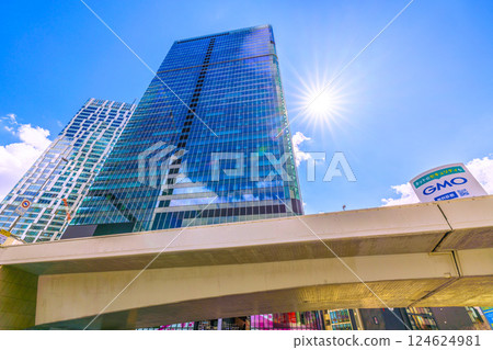 Tokyo cityscape in Japan Social infrastructure development issues... Shibuya Sakura Stage and other buildings in Shibuya are a ray of hope 124624981