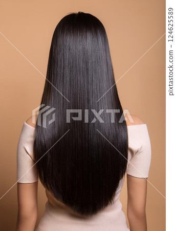 亞洲女人美麗的黑髮。 亞洲女人美麗的黑髮。 124625589