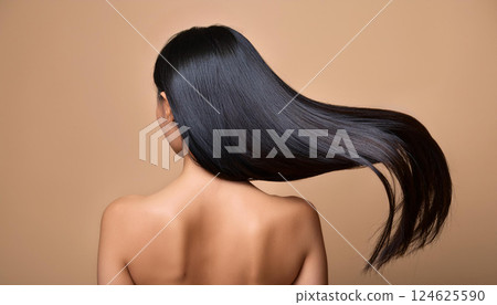 亞洲女人美麗的黑髮。 亞洲女人美麗的黑髮。 124625590