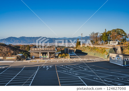 陽光明媚的冬日早晨,靜岡市(靜岡縣)的日本平索道和城市景觀 陽光明媚的冬日早晨,靜岡市(靜岡縣)的日本平索道和城市景觀 124627098
