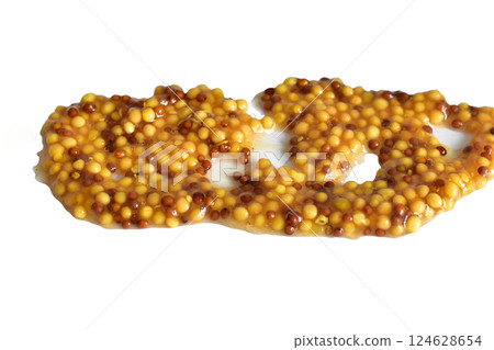 Ready-to-use mustard seeds 124628654