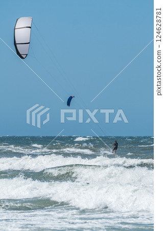 Kite Surfer 124628781