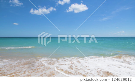 Beautiful sandy beach Beautiful sandy beach 124629012