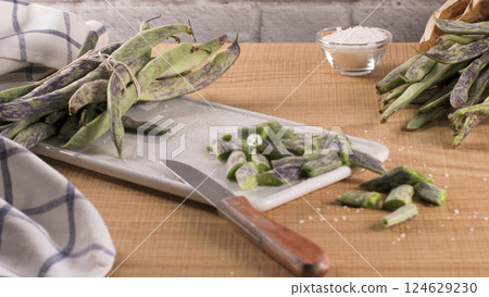 Green kidney bean 124629230