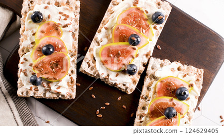 Multigrain crispread appetizer Multigrain crispread appetizer 124629405