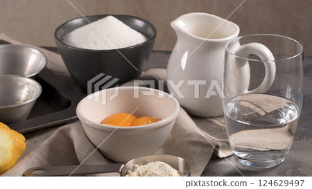Egg tarts home production ingredients Egg tarts home production ingredients 124629497