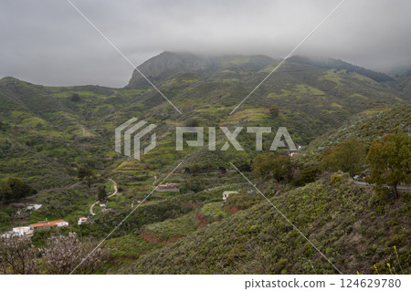 Monument with old anchor, Gran Canaria, Spain 124629780