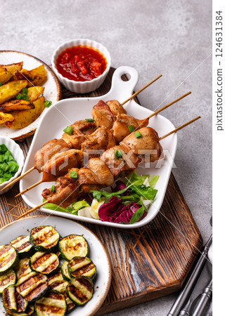 Chicken skewers kebab with vegetables 124631384