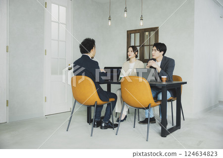 Businessmen meeting in a conference room 124634823