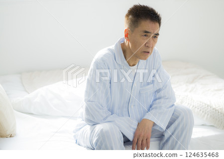 老人臥床不適 老人臥床不適 124635468