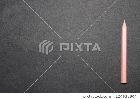 黑色背景和色鉛筆 黑色背景和色鉛筆 124636904