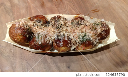 築地Gindaco的標準菜單項目：“絕對美味！章魚燒” 124637790